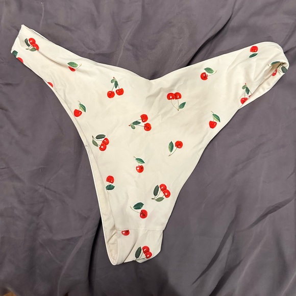 TWO PIECE WEWOREWHAT BIKINI - Picture 4 of 5